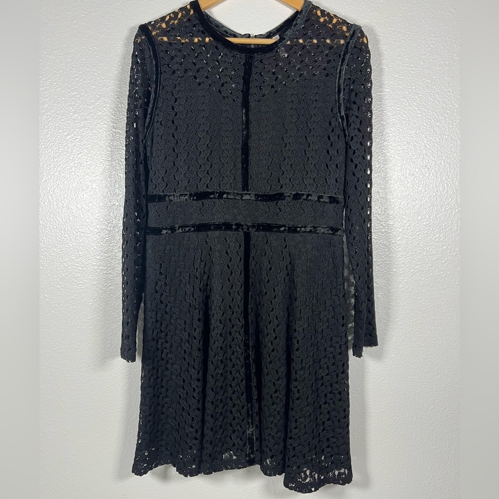 Large Black Velvet Trim Midi Holiday Long Sleeve Crochet Long Sleeve Party Dress